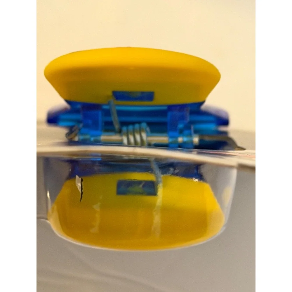 Disney Mickey Mouse 2 Pack Magnetic Bag Clips Blue Yellow Best Brands NEW